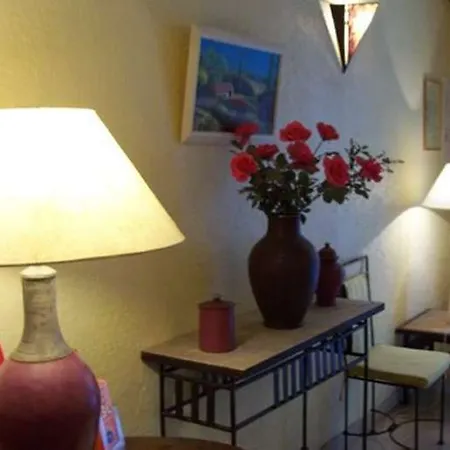 Alcove Ξενοδοχείο 3*